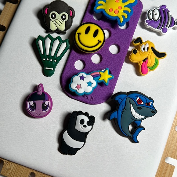 Croc Charms Cartoon Selection - #127 - Picture 2 of 3